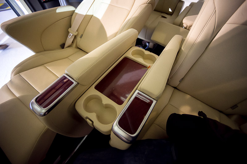 Cup holders? Checked! Lux Ottoman leather seats? Checked!