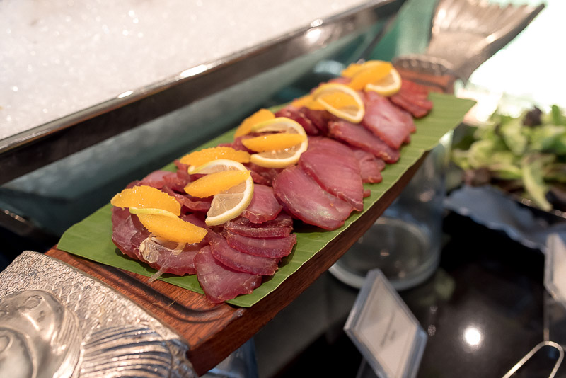 Seasonal selection of sashimi, available during Evening Cocktails. (Photo: Gel ST)