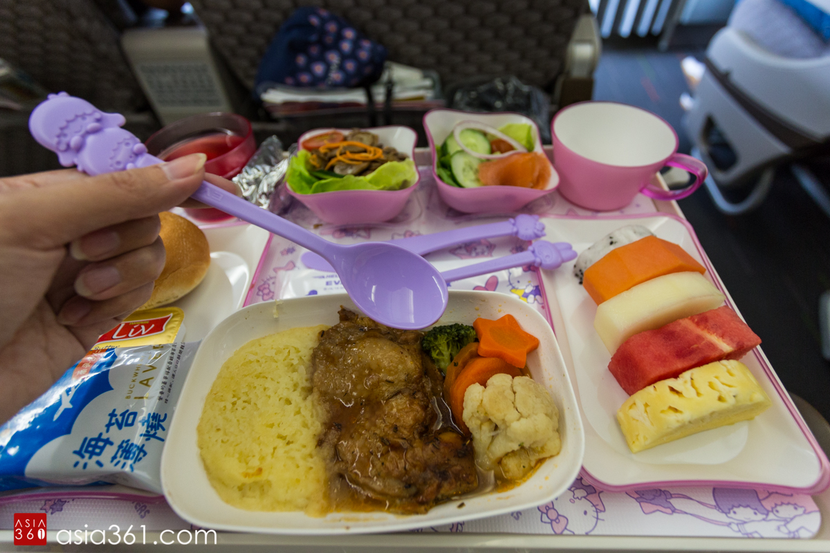 10 Things to Expect Flying with EVA Air's Hello Kitty Jet - Asia 361