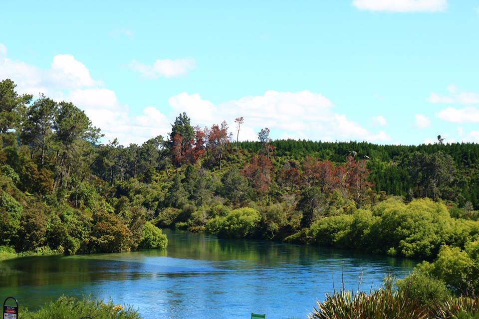 huka falls trail