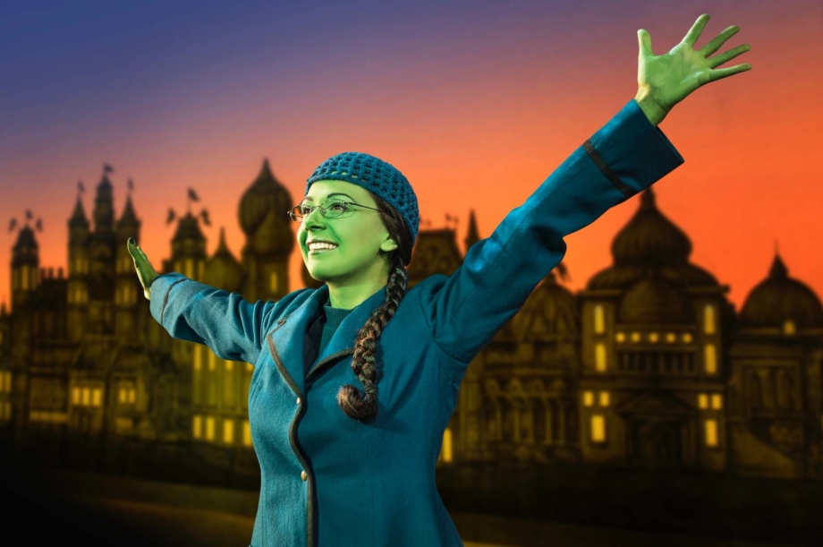 elphaba-young-the-wicked-musical-singapore-aspirantsg-920x611