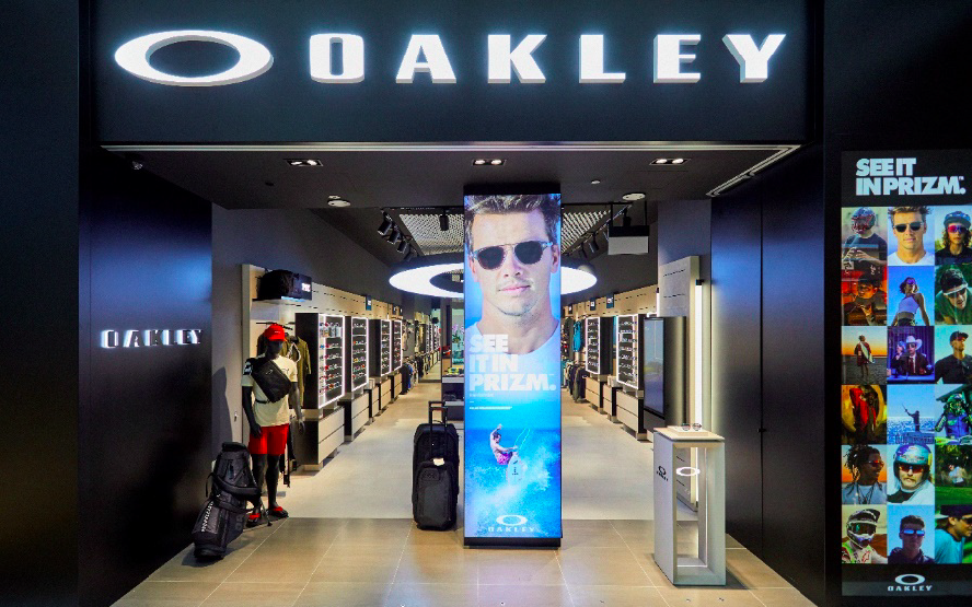 Oakley Opens New Store at Marina Bay 