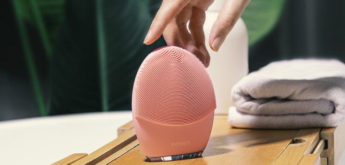 REVIEW: Foreo Luna 4 Does More Than Making Your Face Squeaky Clean