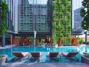 Pullman Singapore Hill Street_Swimming Pool Deck - Asia 361